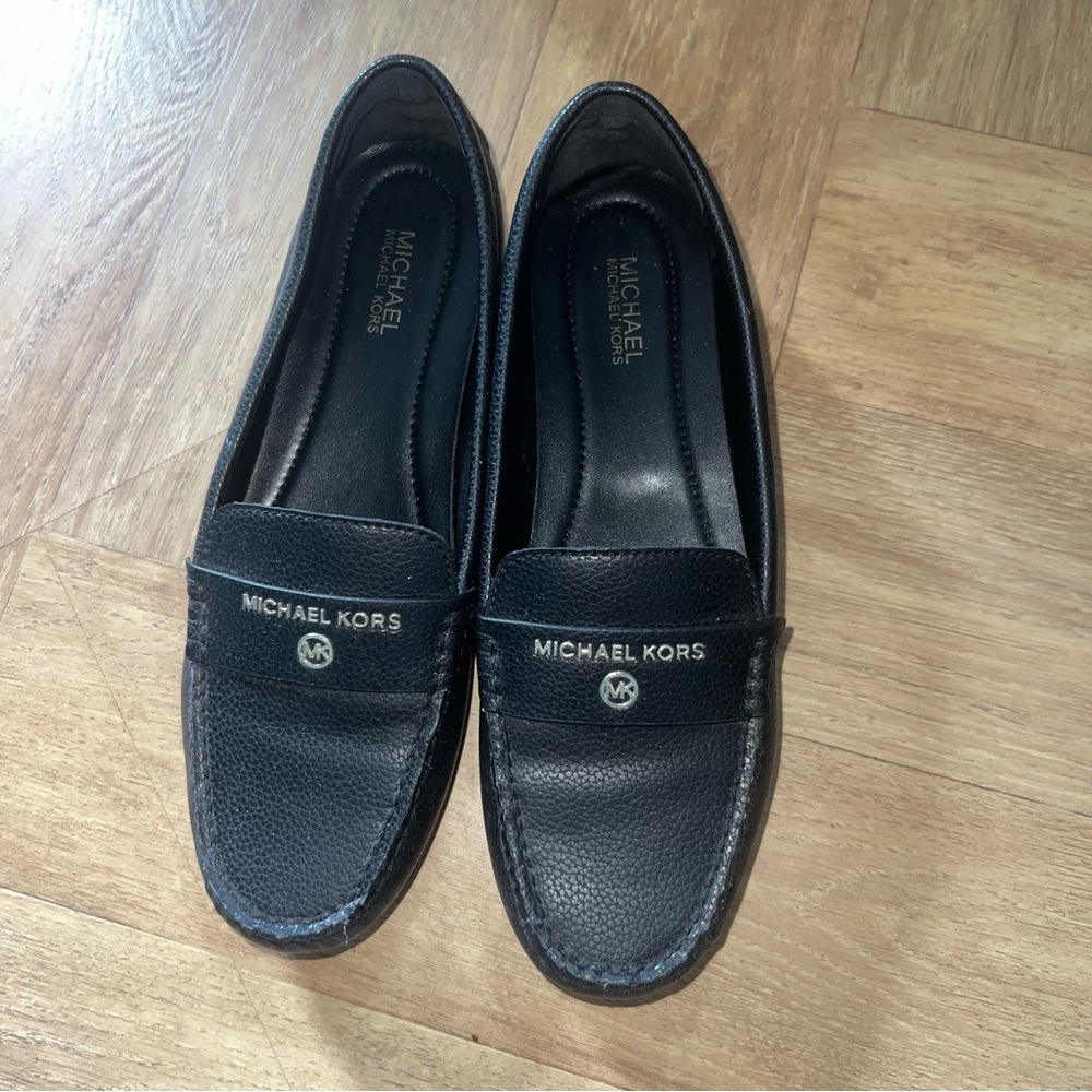 Michael Kors Women's Black Moccasin Style Shoes Size 5.5 - Leather Upper